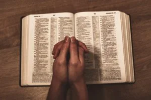 Orar: ¿Qué es, cómo, cuándo y por qué orar?