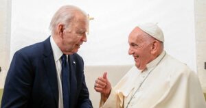 Joe Biden otorga al Papa Francisco la Medalla Presidencial de la Libertad